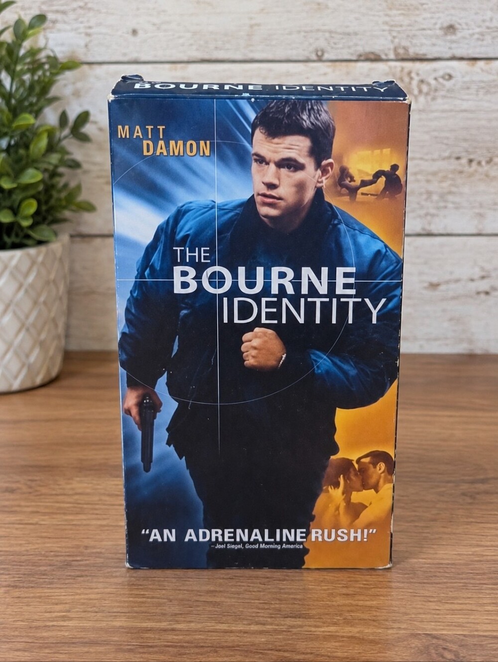 The bourne identity vhs Videotape